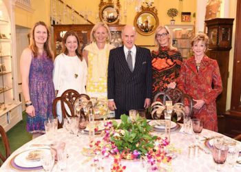 Scully & Scully Host Annual “Tulip Party” Celebrating Iconic Manhattan Mall Tulips