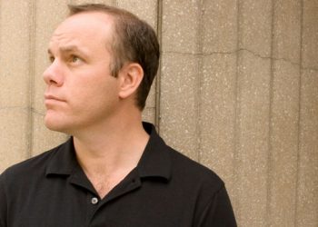 INTERVIEW: Comedian Tom Papa On Performing In The Hamptons, Jerry Seinfeld And More