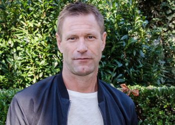 INTERVIEW: Aaron Eckhart On His “Bleed For This” Role, Future In The Film Industry, Hamptons Dream And More