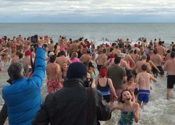 Hundreds Expected At East Hampton Ocean Rescue And East Hampton Hurricanes’ New Year’s Day Polar Bear Plunge