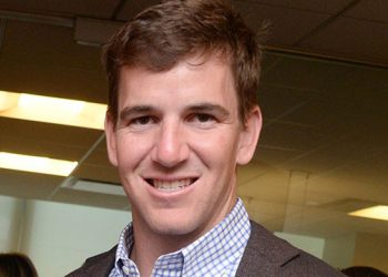 Eli Manning Scores A Touchdown In The Hamptons