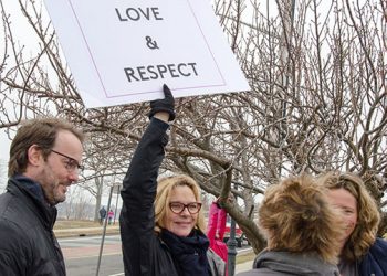 Hundreds Attend Women’s March In Sag Harbor