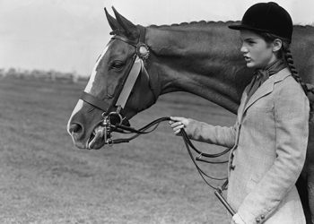 See Young Jacqueline Bouvier Kennedy Onassis In Never-Before-Seen Photographs By Famed Society Photographer Bert Morgan