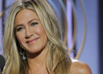 Celebrity Makeup Artist Jillian Dempsey Shares How To Achieve Jennifer Aniston’s Golden Globes Look
