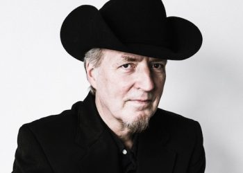 Expect Maximum Rhythm ‘n’ Twang During Gene Casey’s Songwriters Share For The Turtle Rescue Of The Hamptons