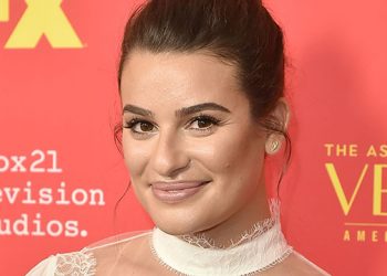 Chatterbox: Lea Michele Dines With Friends At Popular Hamptons Restaurant
