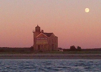 Sixty-Something: The Five Most Romantic Outdoor Locations In The Hamptons