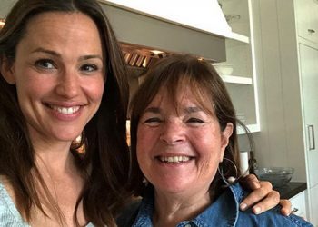 Chatterbox: Jennifer Garner Gardens In The Hamptons And Has A Coffee Date With Ina Garten, While Priyanka Chopra And Gwyneth Paltrow Celebrate Summer