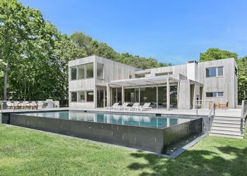 Sotheby’s Angela Boyer-Stump Dishes On The Magic Of An Oceanfront Abode, The Allure Of A Turnkey Home, And More