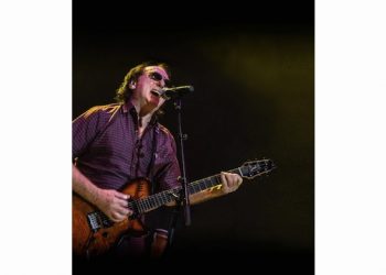 INTERVIEW: Moody Blues Lead Singer And Wings Co-Founder Denny Laine Dishes On Spending Time On The East End, The Universal Language Of Music, And More