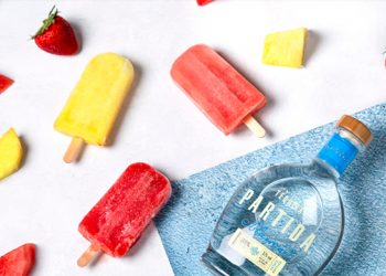 Cool Down This Independence Day Weekend A Boozy Treat – Tequila Paletas