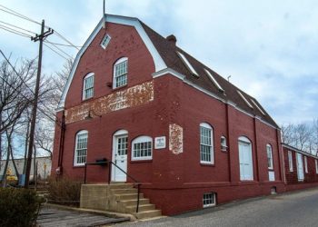 Billy Joel’s Former Hamptons Office Sells