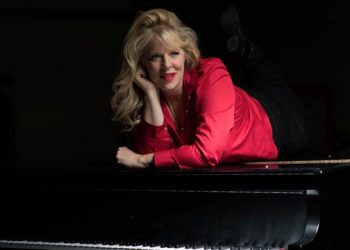 Sag Harbor’s Bay Street To-Go To Premiere With A Sip ‘n’ Sing Virtual Sing-Along