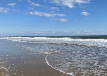 Hamptons Beach Moves Up A Spot On Annual Top 10 Beaches List