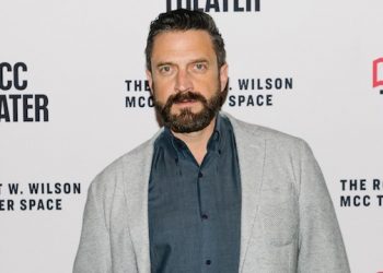 INTERVIEW: Actor Raul Esparza On Bay Street’s “A Starry Night” Gala, His Broadway Highlights, The Future Of Theater And More