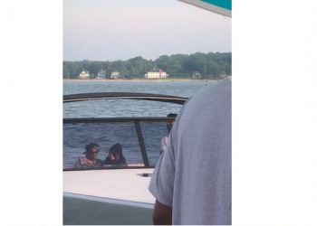 Chatterbox: Beyoncé And Jay-Z Arrive At Greenport Hotspot Via Yacht