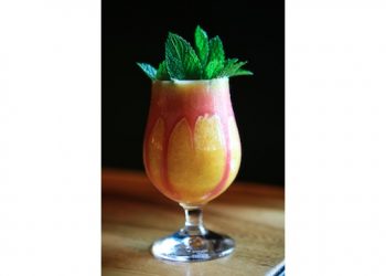 Toast To The Holiday Weekend With These Refreshing Cocktails