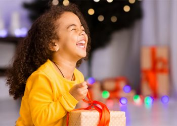 INTERVIEW: Vanessa Petruccelli On The Retreat’s Adopt A Family Holiday Program, Cards Of Inspiration Initiative And More