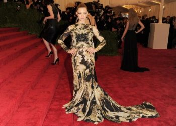 Stars Including Sarah Jessica Parker, Beyonce, Katie Holmes, Kanye West, Kim Kardashian Attend Met Gala