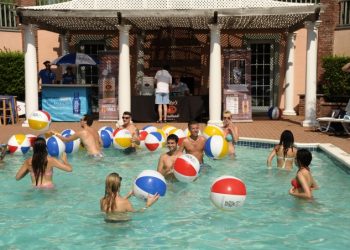 Stadiumred Estate’s White + Blue Party