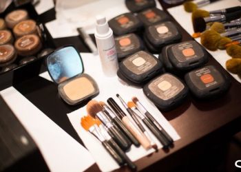 bareMinerals And StyleCaster Host The Lash Supper