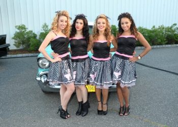 Hall & Oates Perform At “Rydell High School Sock Hop” For A Good Cause