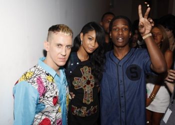 Jeremy Scott Spring/Summer 2014 Fashion Show