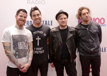 Miley Cyrus, Robin Thicke, Pitbull, And Austin Mahone At Z100’s Jingle Ball