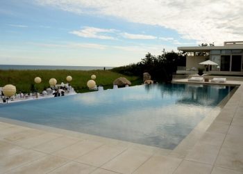 Kelly Behun & Jay Sugarman Host Hamptons God’s Love We Deliver Midsummer Night Drinks