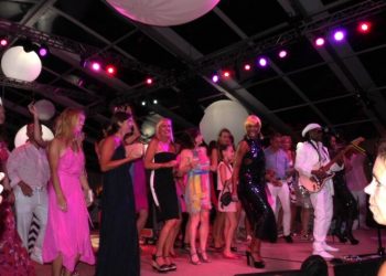 Hamptons Party & Paddle For Pink Raises Over $1.6 Million For Breast Cancer Research Foundation