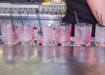 Hamptons.com And Bridgehampton National Bank Host Connections & Cocktails At Southampton Social Club