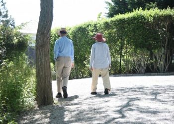 ARF Takes Tourgoers Through Bridgehampton, Sagaponack And Wainscott During Annual Garden Tour