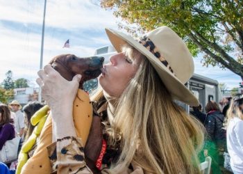 Little Lucy’s Hosts A Barktastic Halloween Hamptons Happening