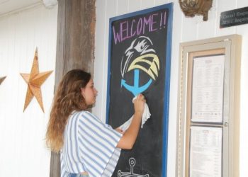 Navy Beach Raises $10,000 For The Navy SEAL Foundation During Kick-Off Party