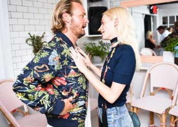 Jess Hart And Poppy Delevingne Host Hamptons Dinner
