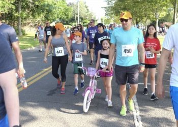 Lung Cancer Research Foundation Hosts Hamptons Strides For Life Event
