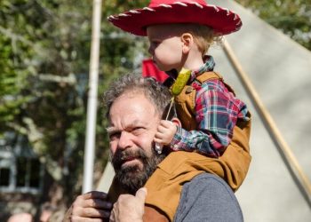 East Hampton Chamber Of Commerce Hosts Inaugural East Hampton Fall Festival