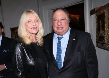 Jean Shafiroff And Martin Shafiroff Host Thanksgiving Cocktails And A Toy Drive For NYC Mission Society