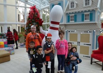 Ronald McDonald House Of Long Island Gets Special Visit From Bowlmor AMF’s Pinny