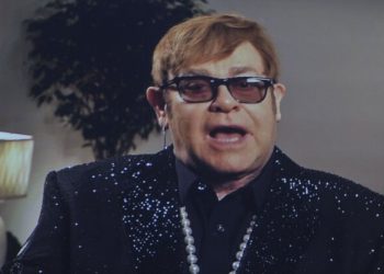 Elizabeth Hurley Emcees Breast Cancer Research Foundation’s Hot Pink Party