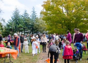 Sag Harbor Ragamuffin Parade Marches Down Main Street