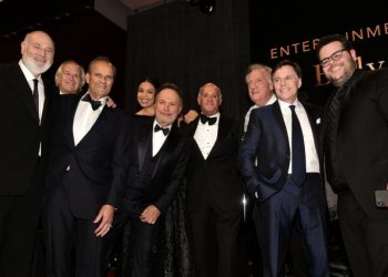 Robert De Niro, Meg Ryan, Katie Couric, Josh Gad And More Celebrate Billy Crystal At The Friars Club’s Entertainment Icon Award Tribute