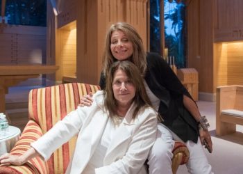 The Salon: Lorraine Bracco & Angela LaGreca At Jewish Center Of The Hamptons