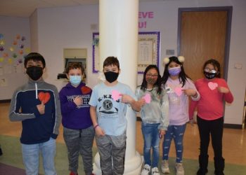 Hampton Bays Middle Schoolers Participate In P.S. I Love You Day