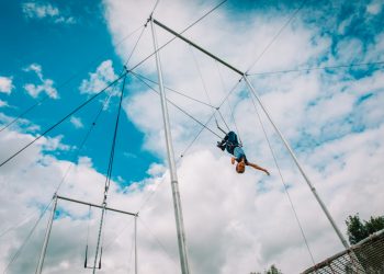 Hamptons Fly Presents: Trapeze Show
