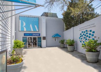 Bay Street Theater’s Lifetime Achievement Award to Tony Walton