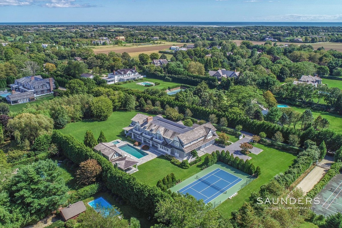An Exceptional Estate in Bridgehampton South