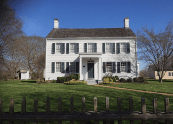The Bridgehampton Museum’s Distinguished Author Lecturer Series