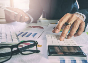 Senior Wall Street Executive Gives Hamptons Economic Forecast