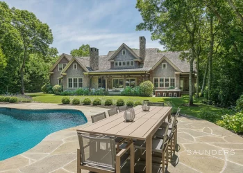 Extraordinary Sagaponack Country Estate
